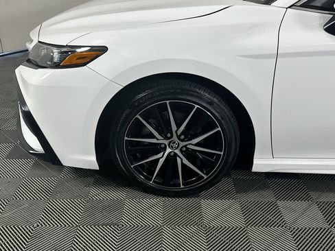 Used 2024 Toyota Camry SE w/ Cold Weather Package FWD image 11