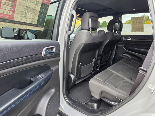 Used 2019 Jeep Grand Cherokee Laredo AWD/4WD image 16