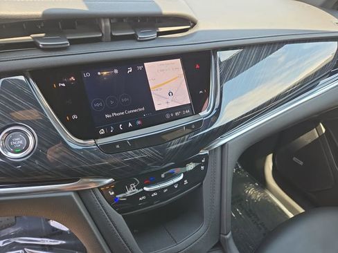 Used 2024 Cadillac XT6 Premium Luxury w/ LPO, Floor Liner Package AWD/4WD image 21