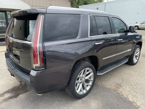 Used 2016 Cadillac Escalade Luxury image 7