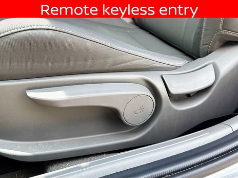 Used 2023 Hyundai Elantra SEL w/ Cargo Package FWD image 18