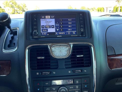 Used 2012 Chrysler Town & Country Touring w/ Entertainment Group #1 image 31