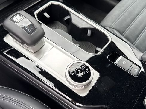 New 2026 Mitsubishi Outlander LE FWD image 10