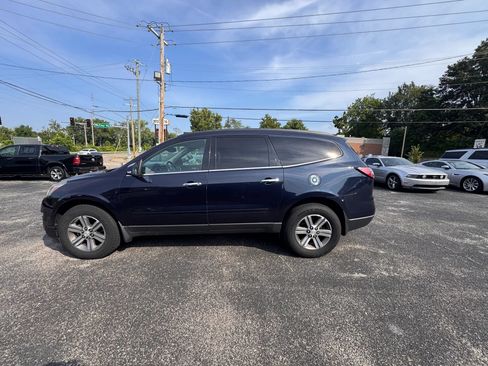 Used 2017 Chevrolet Traverse LT AWD/4WD image 2