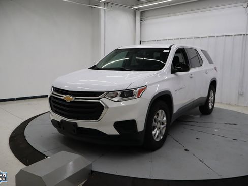Used 2021 Chevrolet Traverse LS w/ LPO, Floor Liner Package FWD image 10