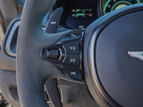 Used 2023 Aston Martin V8 Vantage Coupe image 24