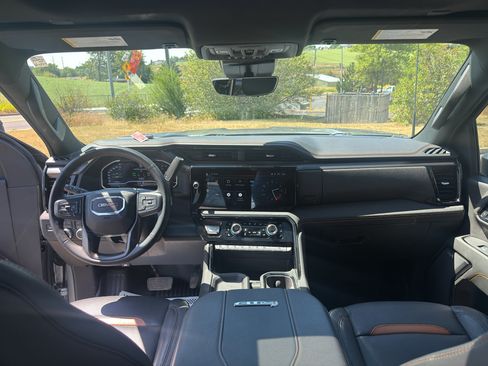 Used 2025 GMC Sierra 3500 AT4 w/ AT4 Premium Plus Package AWD/4WD image 21