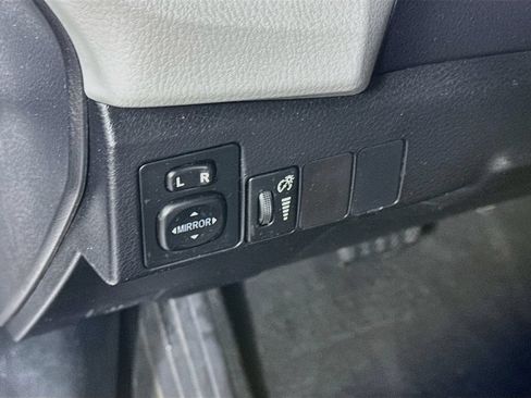 Used 2015 Toyota Corolla LE FWD image 10