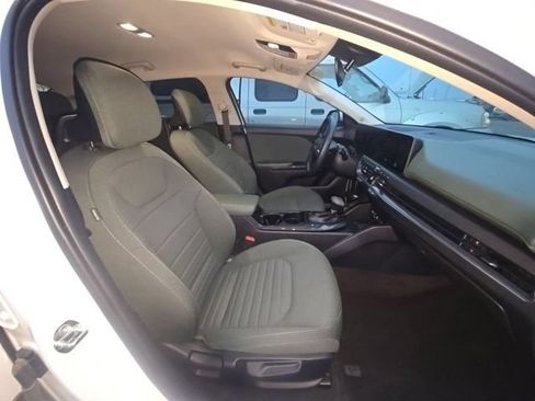Certified 2025 Kia K4 EX FWD image 11