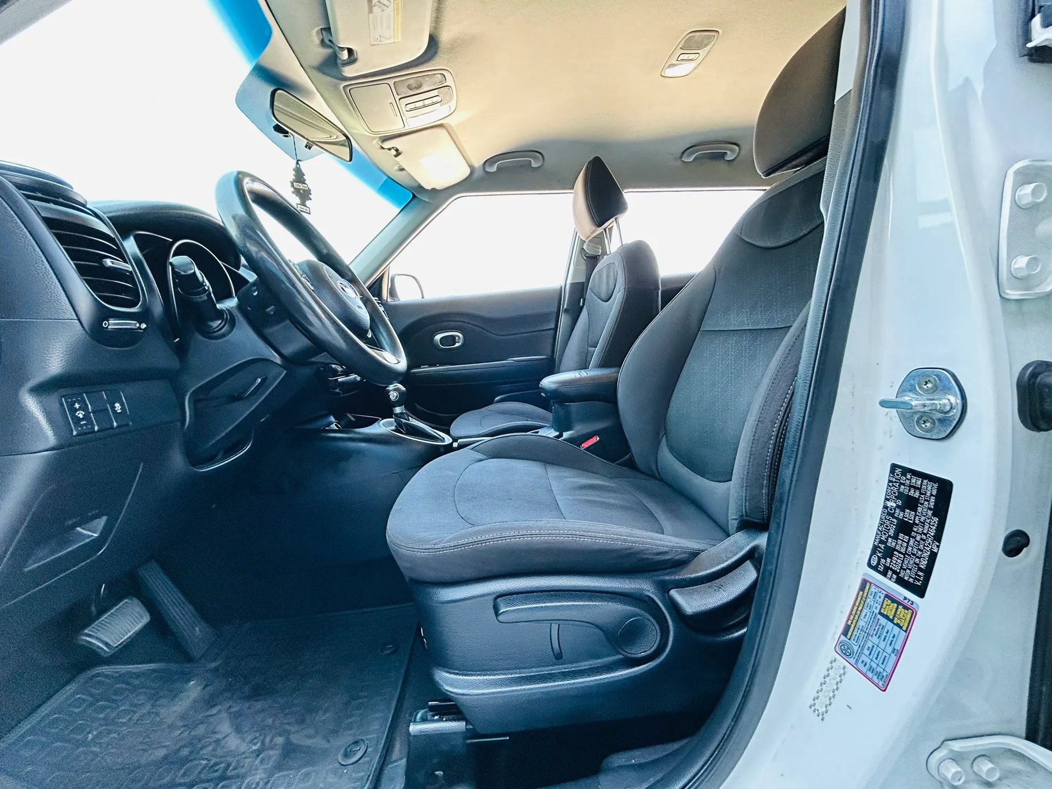 Used 2017 Kia Soul FWD image 16