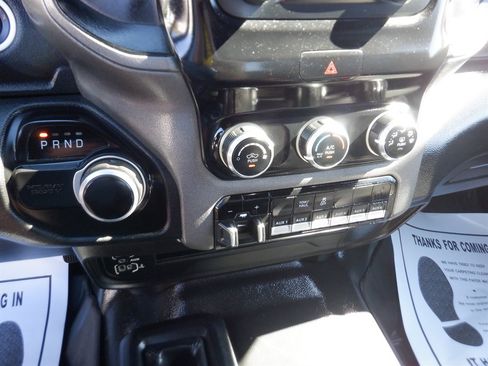 Used 2022 RAM 2500 Tradesman w/ Chrome Appearance Group image 16