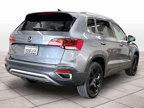Used 2022 Volkswagen Taos SE FWD image 9