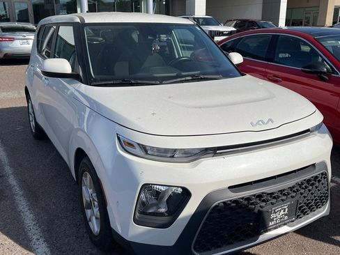 Used 2022 Kia Soul LX w/ Technology Package image 9