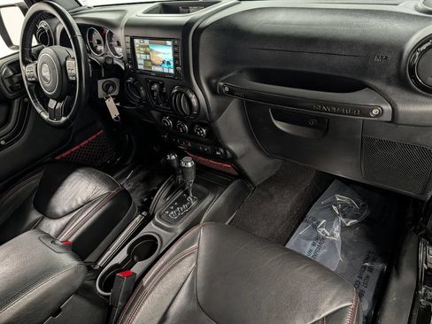 Used 2017 Jeep Wrangler Unlimited Rubicon AWD/4WD image 30
