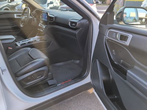 Used 2022 Ford Explorer ST image 50