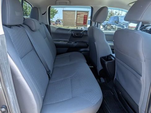 Used 2022 Toyota Tacoma SR AWD/4WD image 29