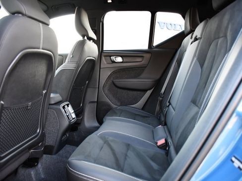 Certified 2025 Volvo XC40 B5 Plus image 16