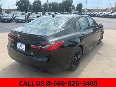 Used 2025 Toyota Camry SE FWD image 10