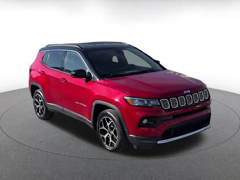 Used 2025 Jeep Compass Limited image 3