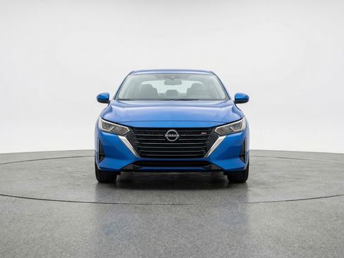 Used 2025 Nissan Sentra SV FWD image 2