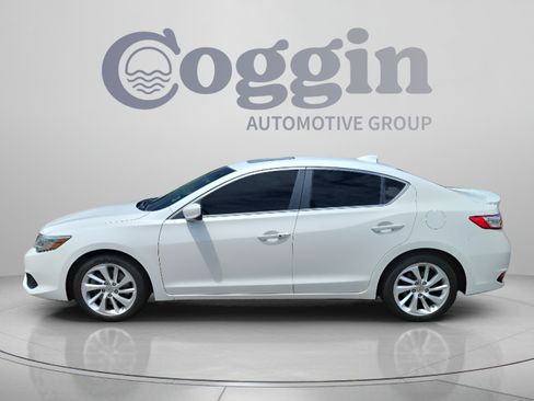 Used 2017 Acura ILX FWD image 2