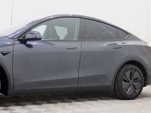 Used 2026 Tesla Model Y Long Range image 4