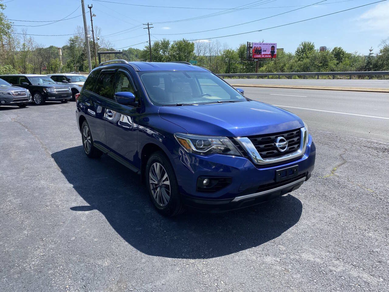 Used 2017 Nissan Pathfinder S AWD/4WD image 4