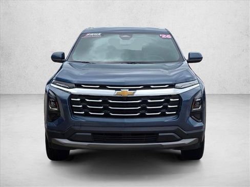 Used 2026 Chevrolet Equinox LT FWD image 2