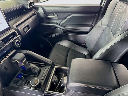 Used 2025 Toyota 4Runner Limited w/ Tow Technology Package image 26