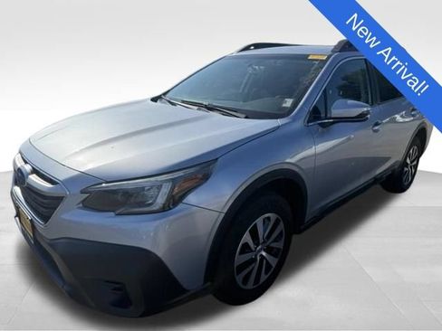 Used 2020 Subaru Outback Premium w/ Popular Package #1 AWD/4WD image 3