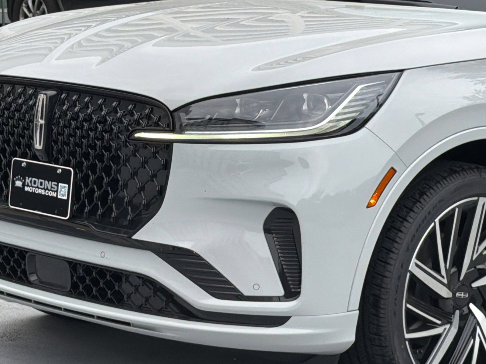 New 2027 Lincoln Aviator Black Label w/ Black Label Special Edition AWD/4WD image 2