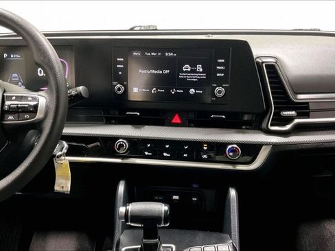 Used 2024 Kia Sportage LX AWD/4WD image 6