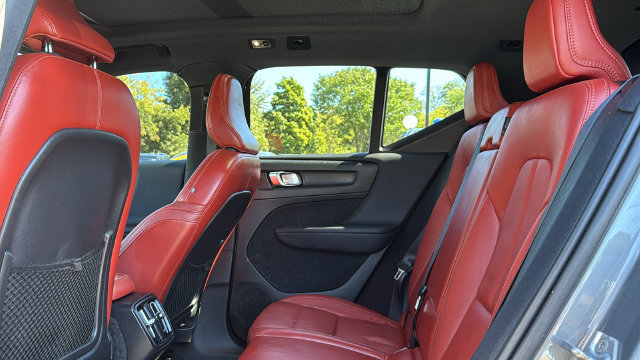 Used 2019 Volvo XC40 T5 Momentum AWD/4WD image 21