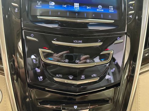 Used 2019 Cadillac Escalade Premium Luxury image 37