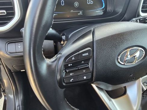 Used 2025 Hyundai Venue SEL FWD image 26