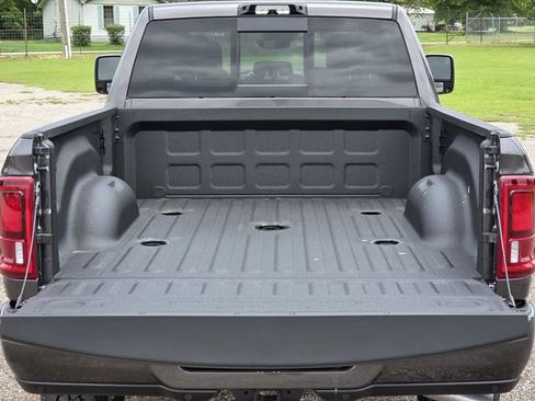 New 2026 RAM 2500 Laramie AWD/4WD image 11