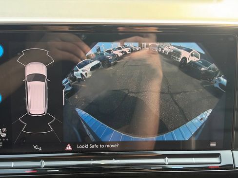 Used 2024 Volkswagen Atlas SEL AWD/4WD image 38