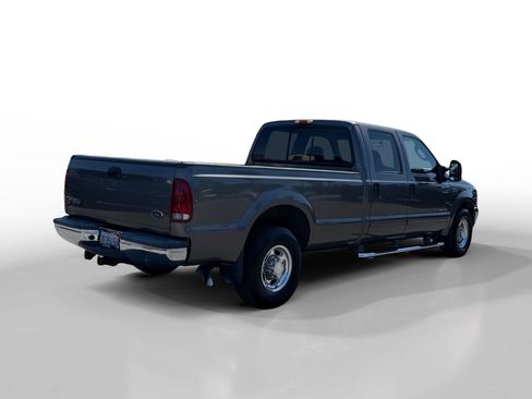 Used 2003 Ford F250 Lariat RWD image 5