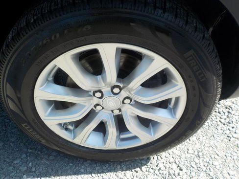 Used 2017 Land Rover Range Rover Evoque SE image 28