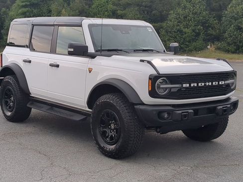 Certified 2025 Ford Bronco Badlands AWD/4WD image 1