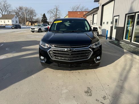 Used 2019 Chevrolet Traverse LT image 2