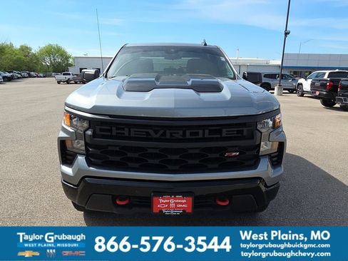 Used 2023 Chevrolet Silverado 1500 Custom Trail Boss AWD/4WD image 3