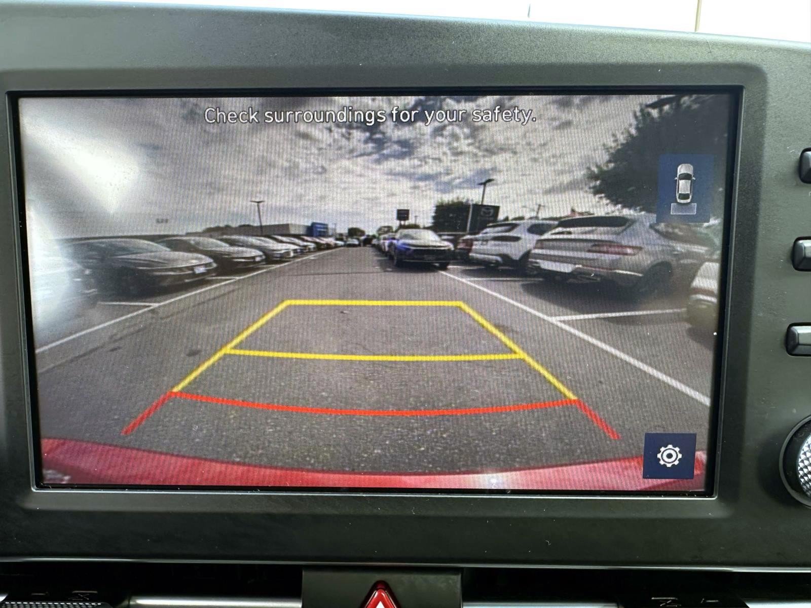 Used 2023 Hyundai Elantra SE FWD image 21