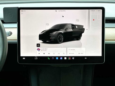 Used 2023 Tesla Model Y Long Range AWD/4WD image 26
