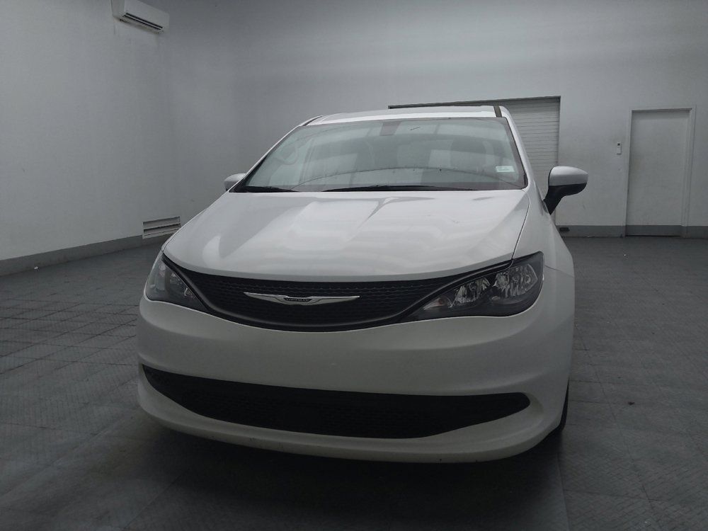 Used 2022 Chrysler Voyager LX FWD image 15