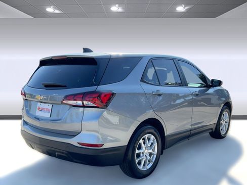 Certified 2023 Chevrolet Equinox LS w/ LS Convenience Package image 9