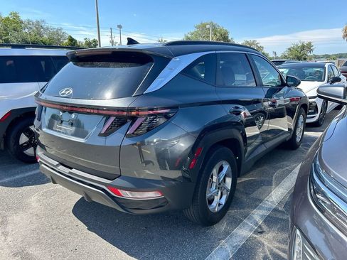 Used 2023 Hyundai Tucson SEL FWD image 2