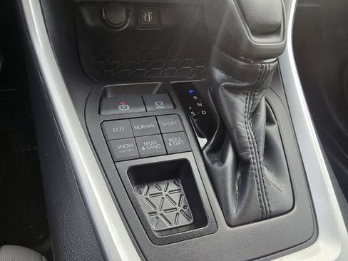 Certified 2023 Toyota RAV4 XLE image 25