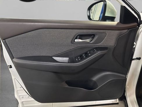 Used 2021 Nissan Rogue SV image 23