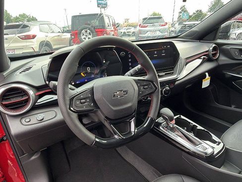 New 2026 Chevrolet Trax RS w/ Sunroof Package FWD image 4